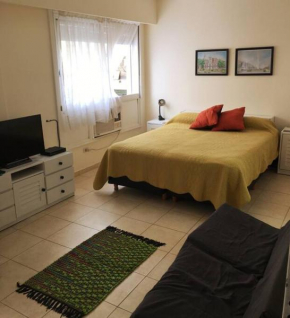 Studio para 2 personas super acogedor AC y WIFI